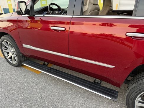 Used 2016 Cadillac Escalade Premium image 37