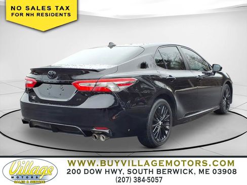 Used 2019 Toyota Camry SE image 4