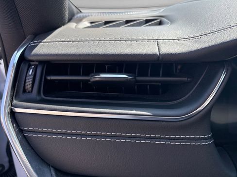 Used 2024 Jeep Grand Cherokee L Overland AWD/4WD image 13