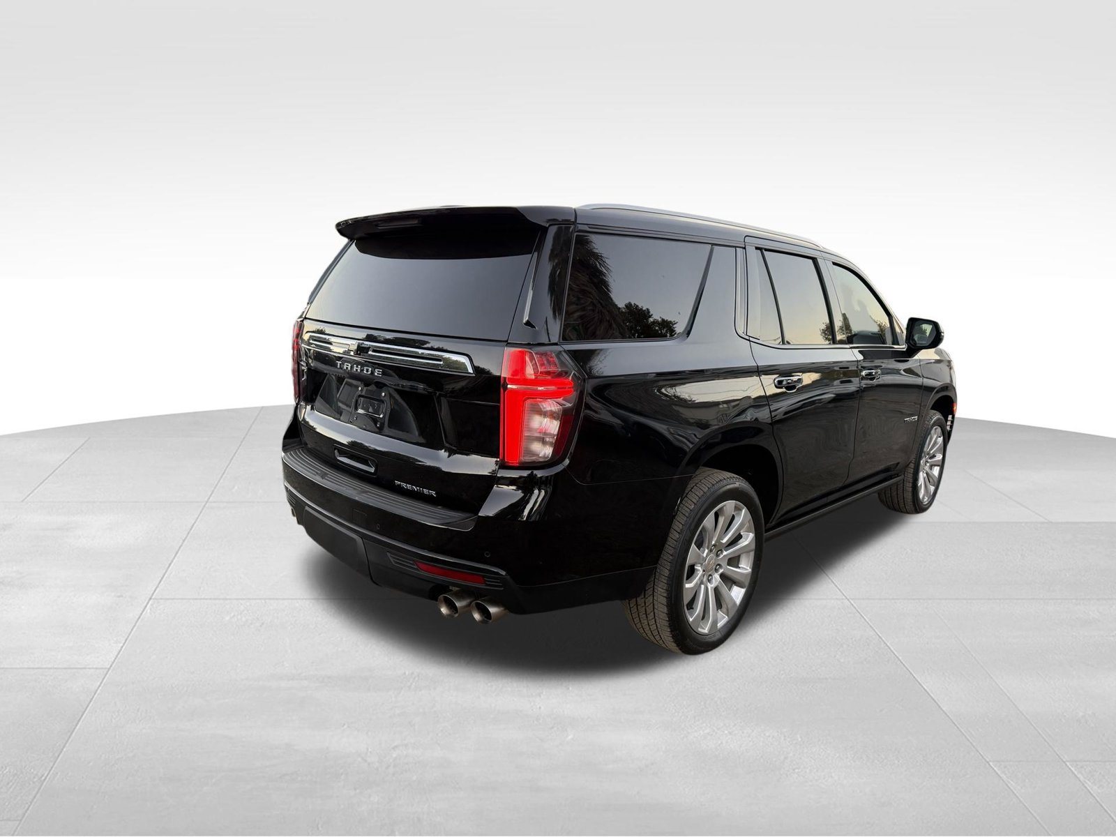 Used 2024 Chevrolet Tahoe Premier w/ Max Trailering Package AWD/4WD image 3