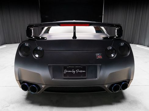 Used 2009 Nissan GT-R Premium AWD/4WD image 14