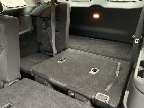 Used 2025 Nissan Pathfinder SV FWD image 16