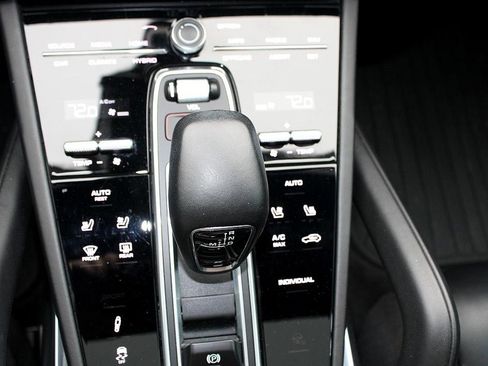 Used 2020 Porsche Cayenne Turbo S image 11