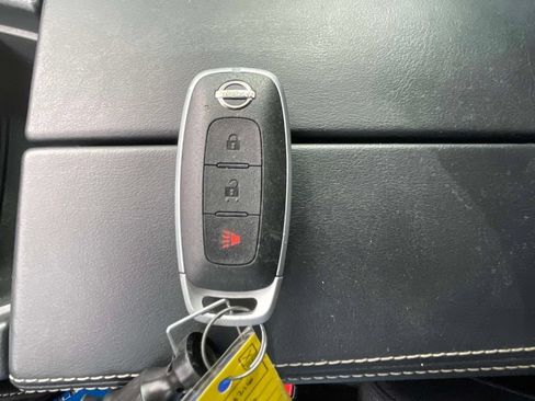 Used 2026 Nissan Rogue S FWD image 32