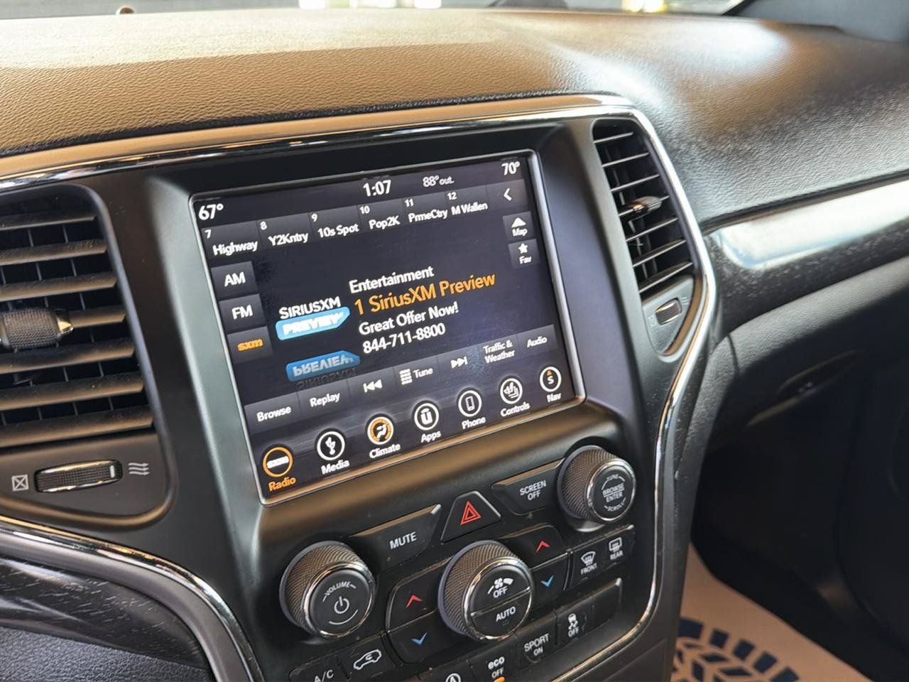 Used 2018 Jeep Grand Cherokee Laredo AWD/4WD image 20