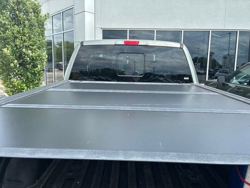 Used 2019 Ford F150 Lariat w/ Equipment Group 502A Luxury AWD/4WD image 4