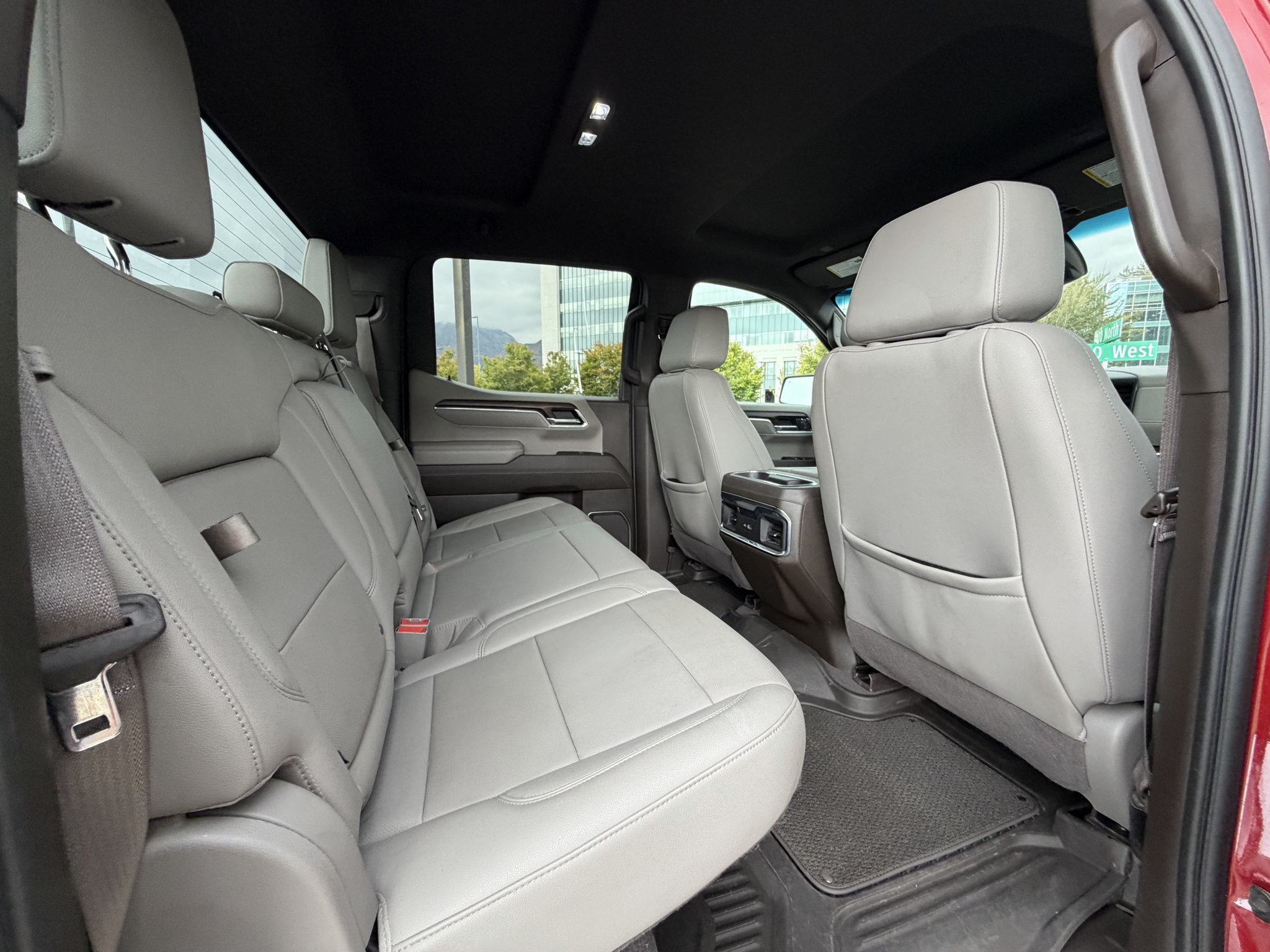 Used 2022 GMC Sierra 1500 SLT w/ SLT Convenience Package AWD/4WD image 17