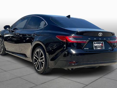 Used 2025 Toyota Camry XLE image 12