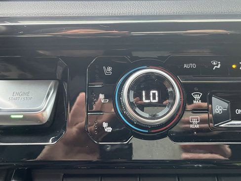 Used 2024 GMC Sierra 1500 AT4 w/ Technology Package image 17