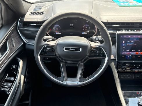 Used 2023 Jeep Grand Cherokee Overland w/ Luxury Tech Group IV image 25