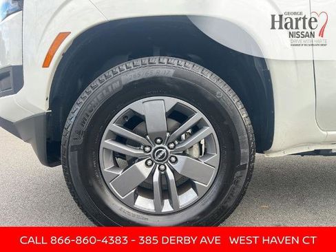 Certified 2025 Nissan Frontier SV image 17