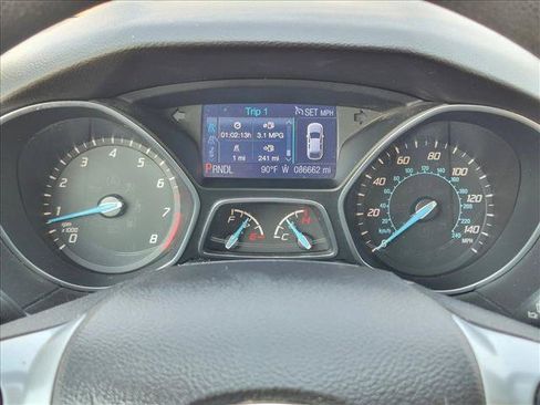 Used 2014 Ford Focus SE w/ SE Winter Package FWD image 10