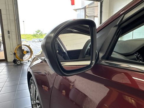Used 2025 Nissan Altima 2.5 SV FWD image 12