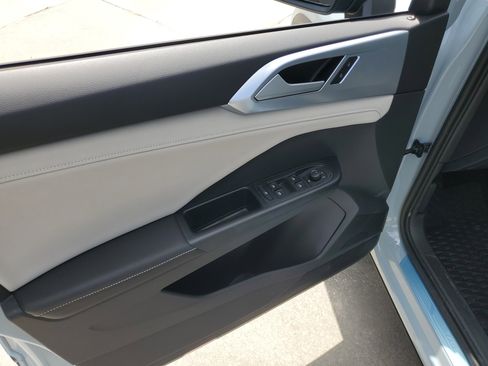 New 2025 Volkswagen Taos SE image 12