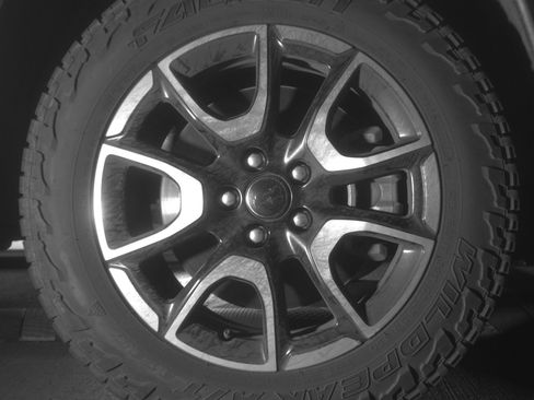 Used 2025 Jeep Compass Trailhawk AWD/4WD image 13