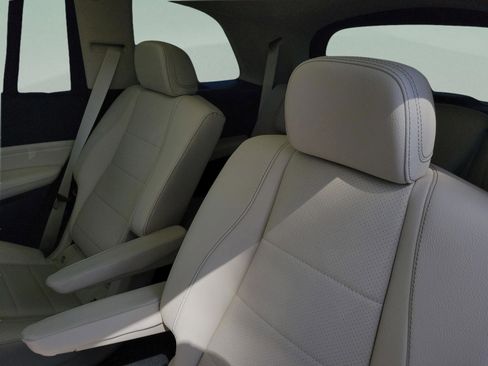 New 2026 Mercedes-Benz GLS 450 4MATIC image 14