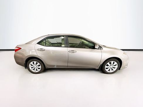 Used 2015 Toyota Corolla LE FWD image 5