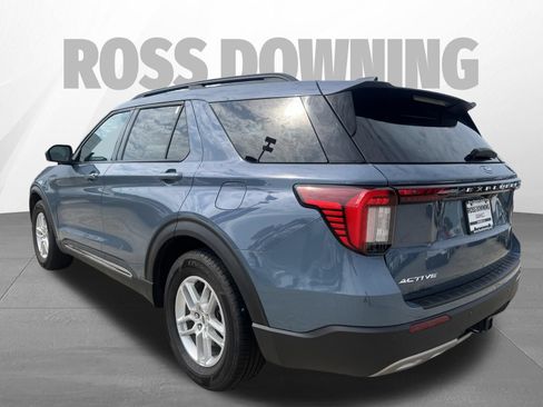 Used 2025 Ford Explorer Active w/ Active Comfort Package RWD image 6