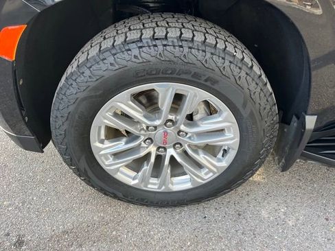 Used 2021 GMC Yukon SLT w/ SLT Luxury Package image 18