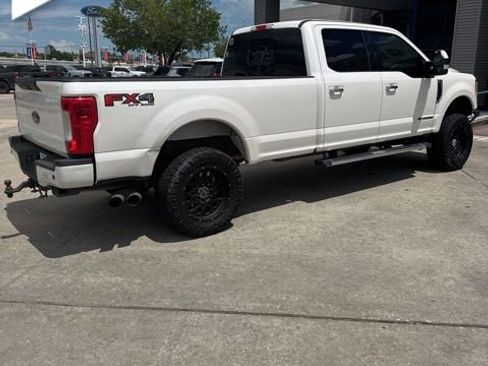 Used 2017 Ford F250 Lariat w/ Chrome Package AWD/4WD image 3