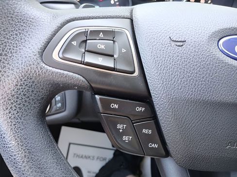 Used 2017 Ford Escape SE AWD/4WD image 19