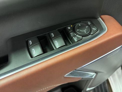 Used 2025 GMC Sierra 2500 Denali Ultimate image 26