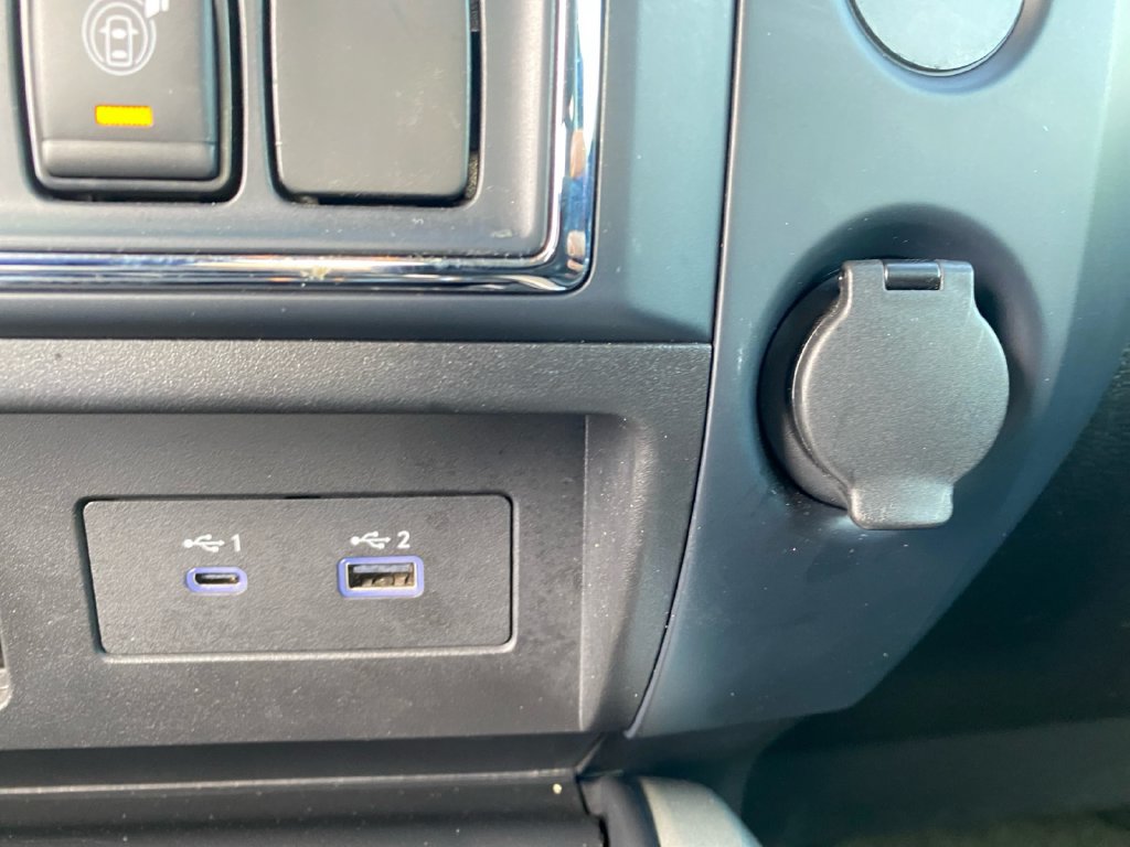 Used 2023 Nissan Titan SV w/ SV Convenience Package AWD/4WD image 19