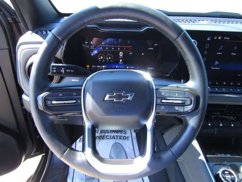 Used 2023 Chevrolet Colorado ZR2 w/ ZR2 Convenience Package III AWD/4WD image 15