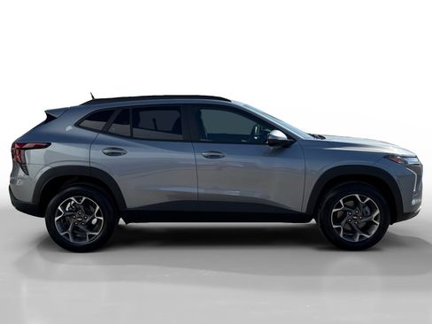 New 2026 Chevrolet Trax LT w/ Driver Confidence Package image 6