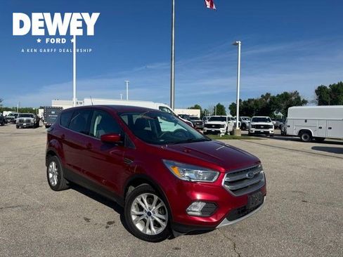 Used 2017 Ford Escape SE FWD image 1