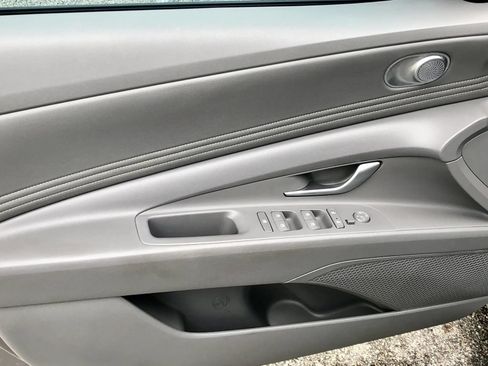 Used 2022 Hyundai Elantra SEL w/ Convenience + Premium Package FWD image 13