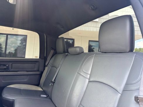 Used 2022 RAM 2500 Tradesman w/ Chrome Appearance Group AWD/4WD image 4