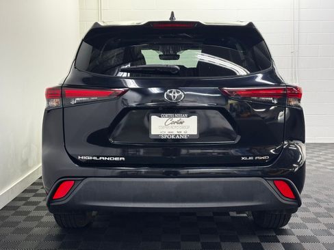 Used 2024 Toyota Highlander XLE AWD/4WD image 6