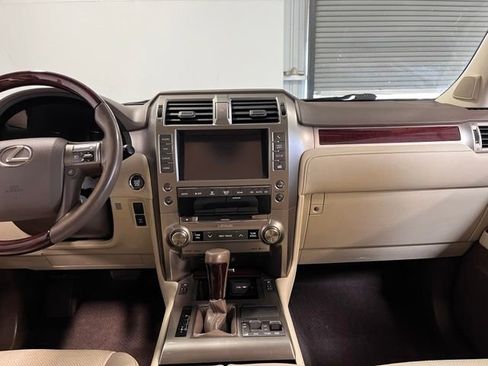 Used 2017 Lexus GX 460 Premium w/ Premium Package AWD/4WD image 19