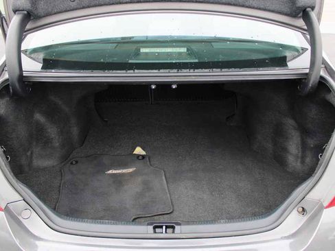 Used 2017 Toyota Camry LE FWD image 18
