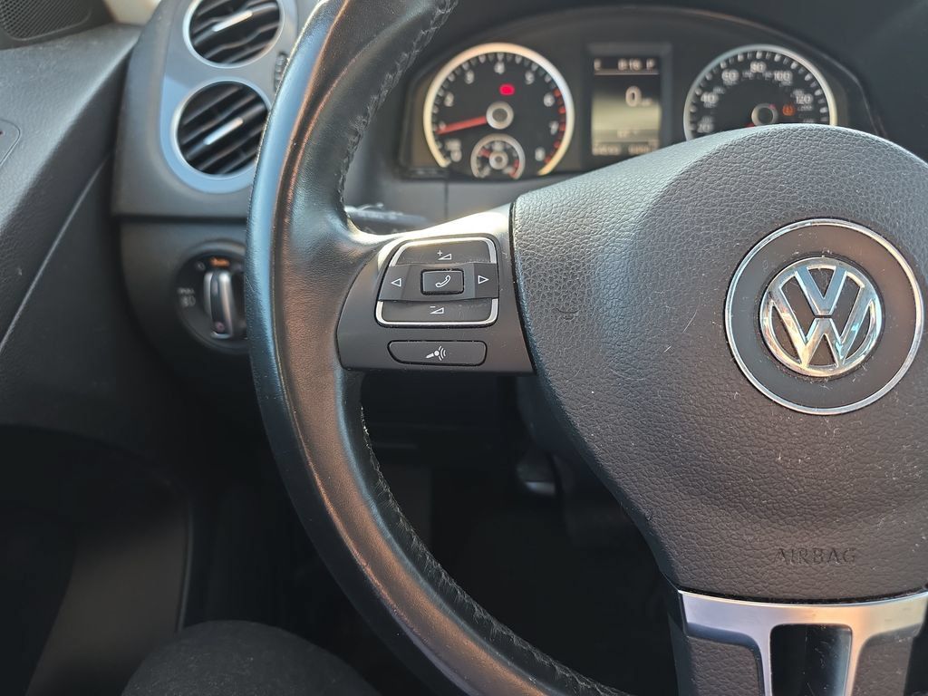 Used 2016 Volkswagen Tiguan SEL AWD/4WD image 27