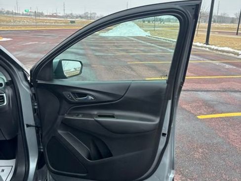 Used 2023 Chevrolet Equinox LT image 14