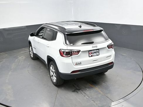 Used 2025 Jeep Compass Limited AWD/4WD image 43