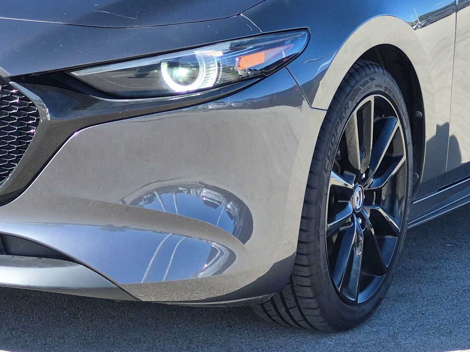 Used 2019 MAZDA MAZDA3 Hatchback w/ Premium Package FWD image 11