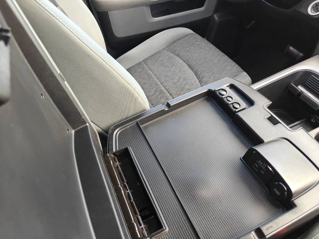 Used 2015 RAM 1500 Lone Star RWD image 30