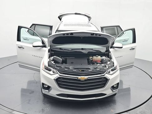 Used 2018 Chevrolet Traverse Premier w/ Driver Confidence II Package FWD image 48