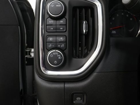 Used 2021 Chevrolet Silverado 1500 LT Trail Boss w/ Bed Protection Package image 17