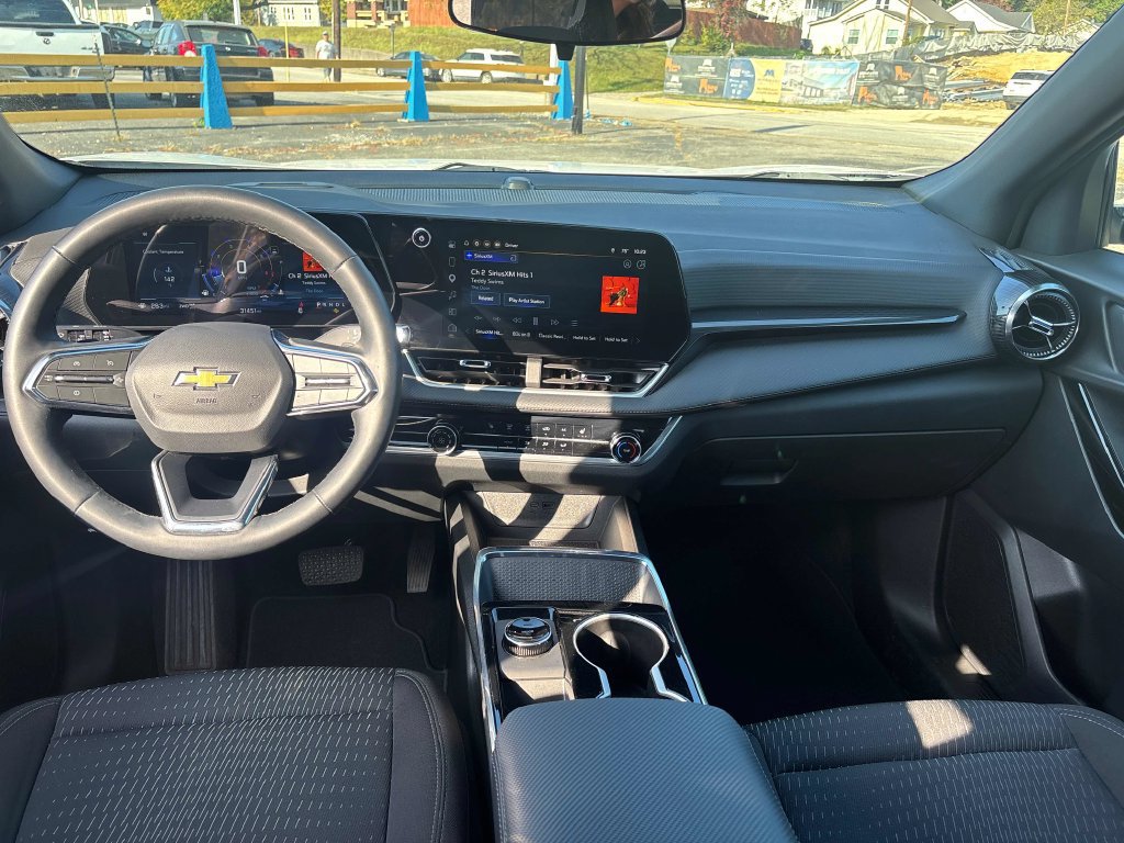 Used 2026 Chevrolet Equinox LT AWD/4WD image 20