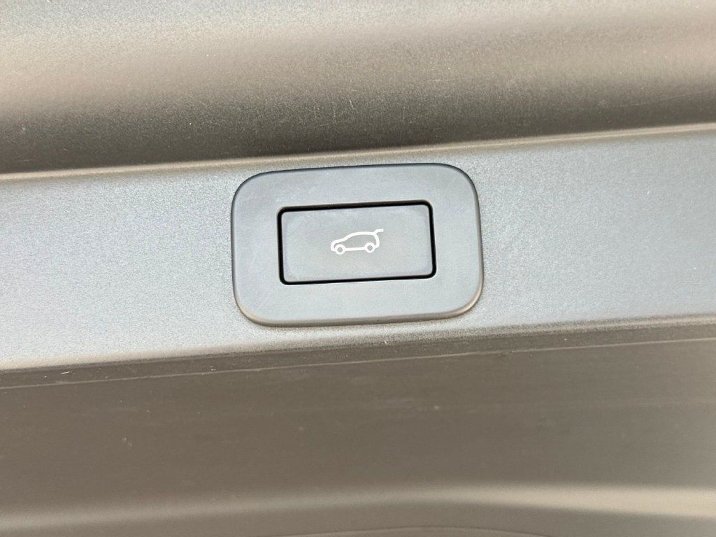 Certified 2024 Land Rover Range Rover SE AWD/4WD image 6