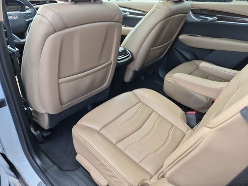 Used 2022 Cadillac XT6 Sport w/ Platinum Package AWD/4WD image 18