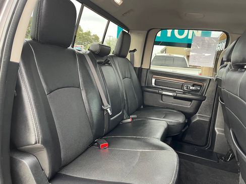 Used 2017 RAM 1500 Laramie image 32