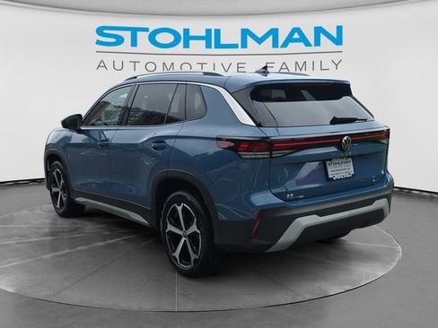 Used 2026 Volkswagen Tiguan SE w/ Panoramic Sunroof Package AWD/4WD image 7
