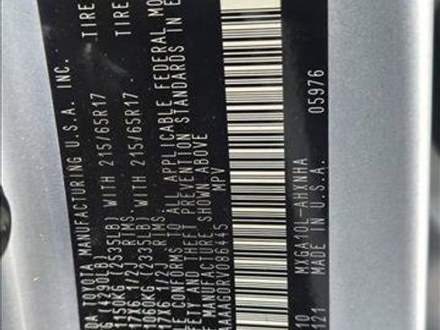 Used 2024 Toyota Corolla Cross L image 21