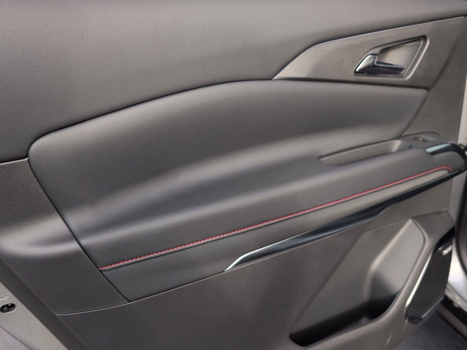 New 2026 Chevrolet Traverse RS w/ LPO, Floor Liner Package FWD image 33
