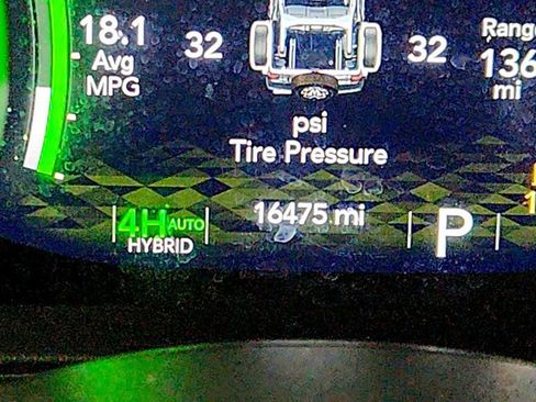 Used 2025 Jeep Wrangler Unlimited Sahara image 15